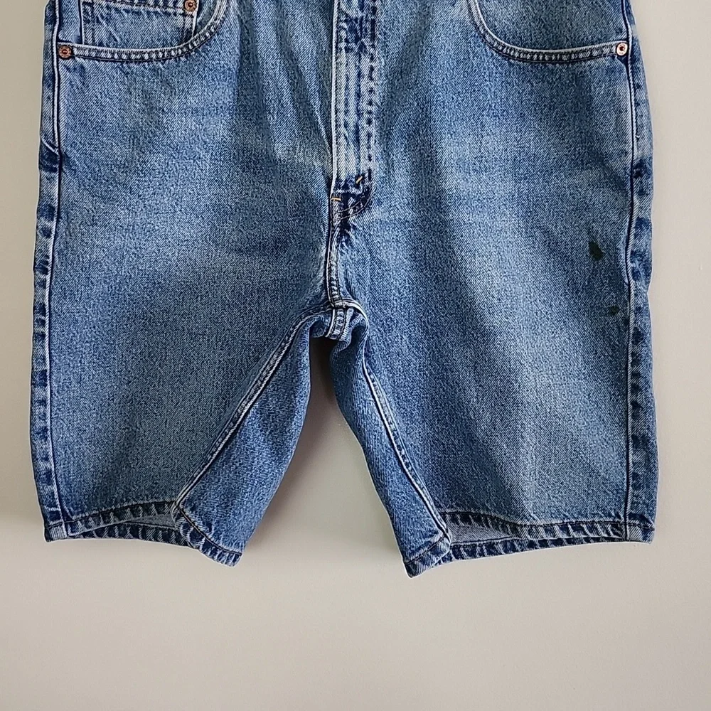 Levis 550 cotton jorts, jean shorts medium wash, mens size 36L